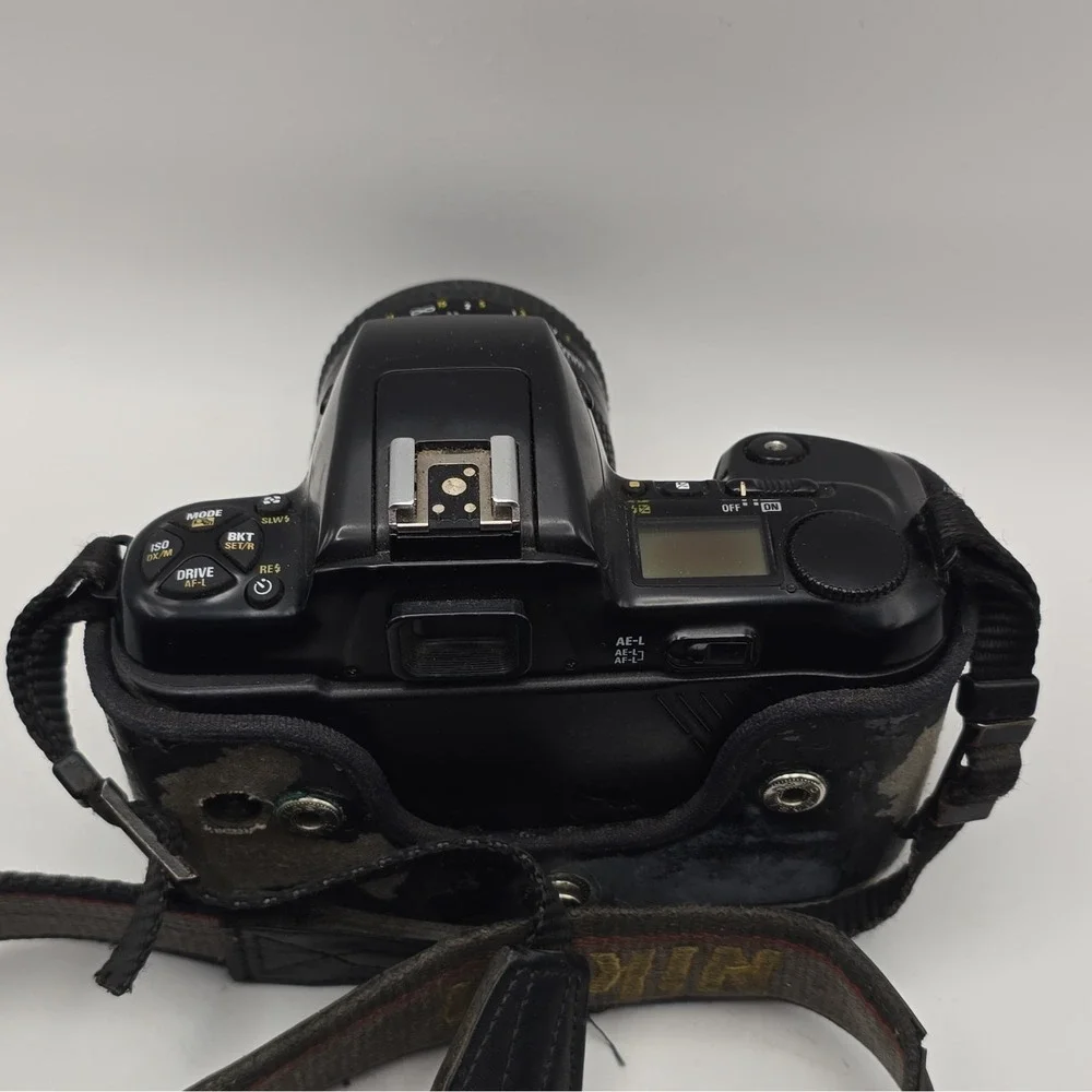 Nikon N6006 35mm SLR Film Camera Auto Exposure AF Nikkor 35-70mm Lens